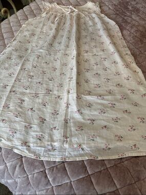 Bonpoint Cream Nightgown with Pink Rose Sprig Print